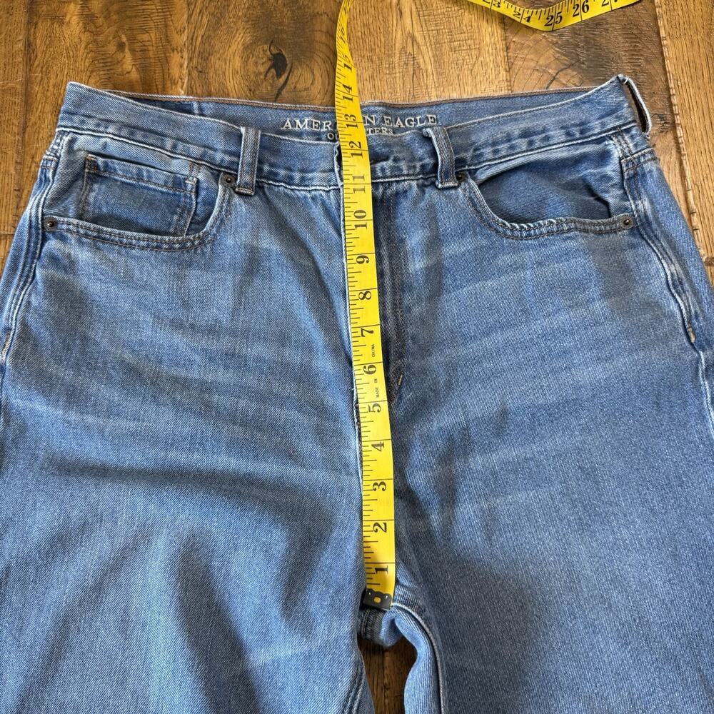 American Eagle Women's Size 12 High Rise Mom Jean Med Wash Inseam 28" Stretch - Picture 3 of 9